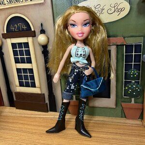 Bratz Vintage 2001 Talking Cloe Doll NO BASE